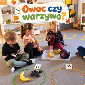 Przedszkole Promyczek Pruszcz Gdański – Owoc czy warzywo? A potem… do tańca! W poniedziałek najpierw trzeba było trochę pogłówkować. Co trafia do owoców, co do warzyw i czy każdy wybór jest taki oczywisty? Oglądaliśmy, porównywaliśmy i układaliśmy wszystko na swoim miejscu. A później przyszedł czas na ruch. Włączyliśmy muzykę, żółte obręcze poszły w górę i zaczęły się tańce. Od głowy do nóg - tak właśnie wyglądał nasz poniedziałek.